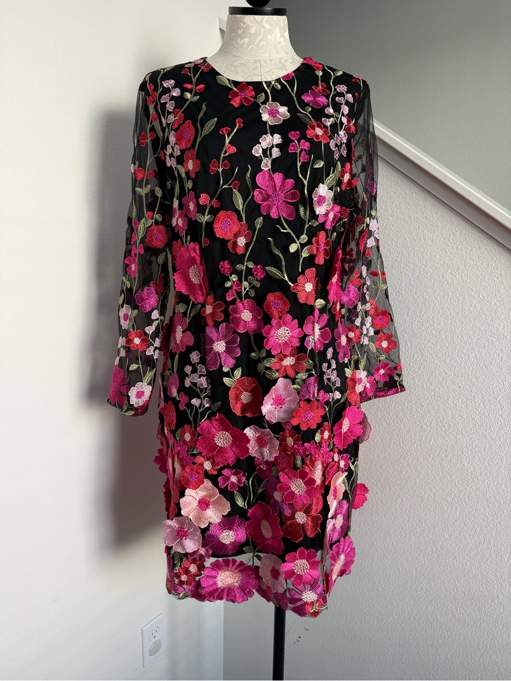 Avec Les Filles Women's Floral Appliqué Embroidered Sheer Sleeve Black Size 14
